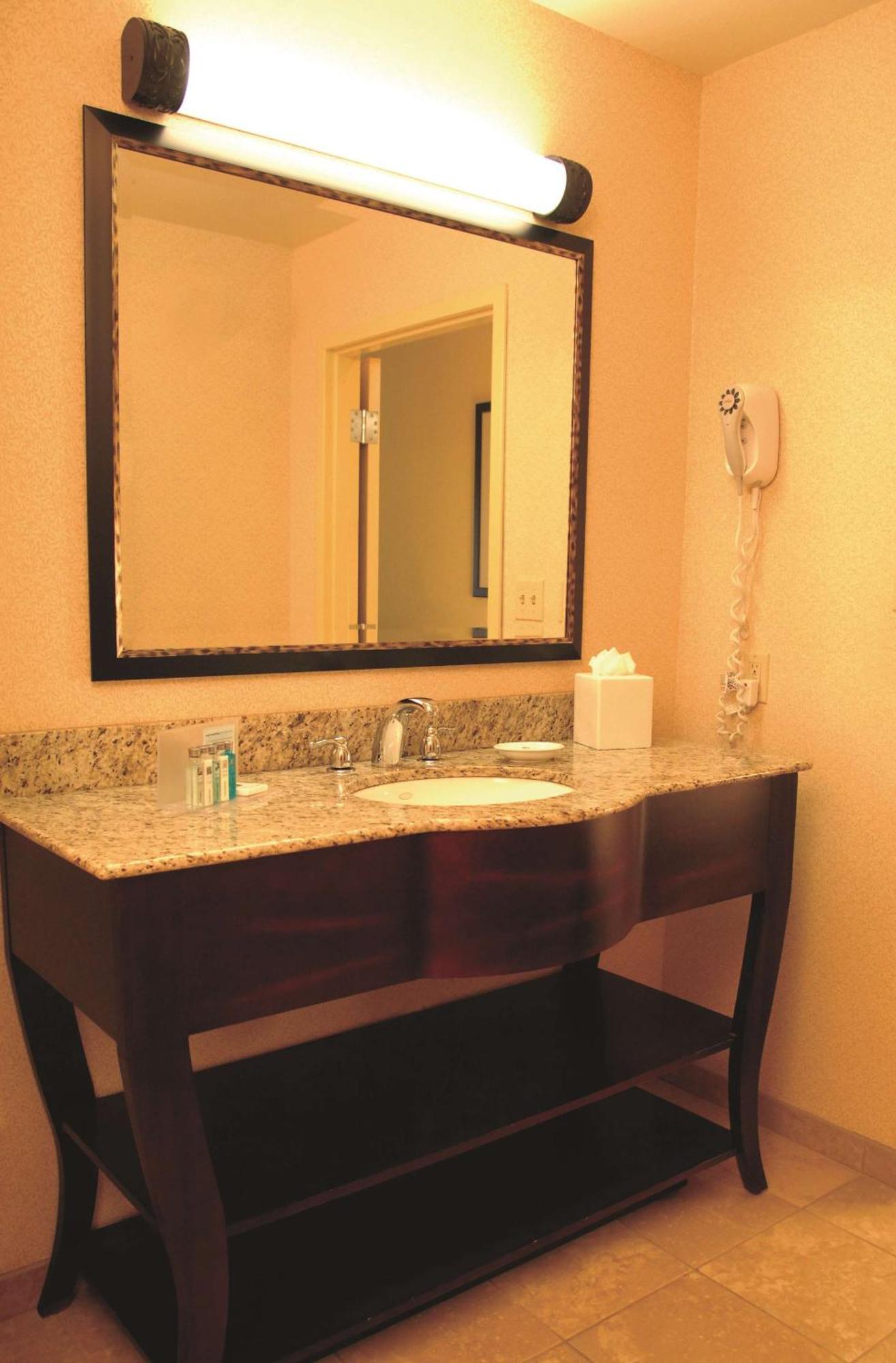 Hampton Inn & Suites Ocean City Bayfront-Convention Center Bagian luar foto